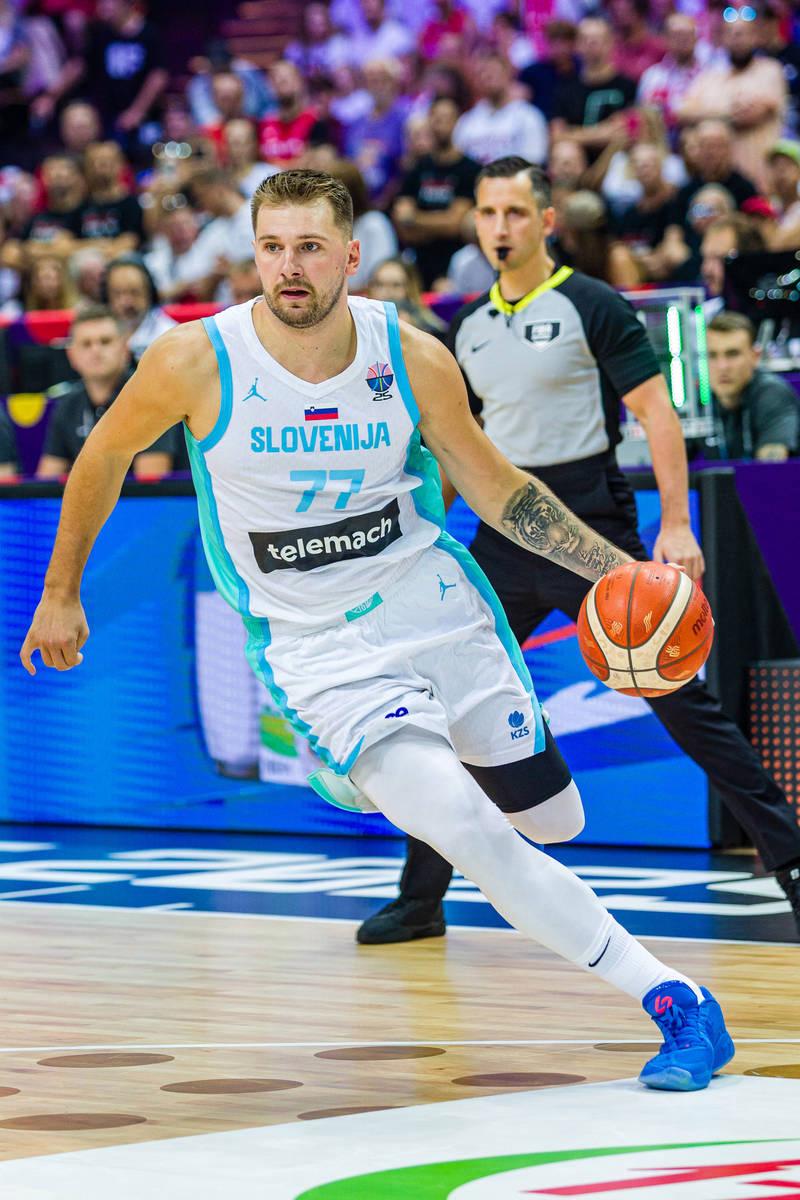 包含东契奇爆冷击败利物浦奥兰多魔术内部沟通备战欧超杯，这操作让人直呼：上海海港窗口期扳平良机的词条