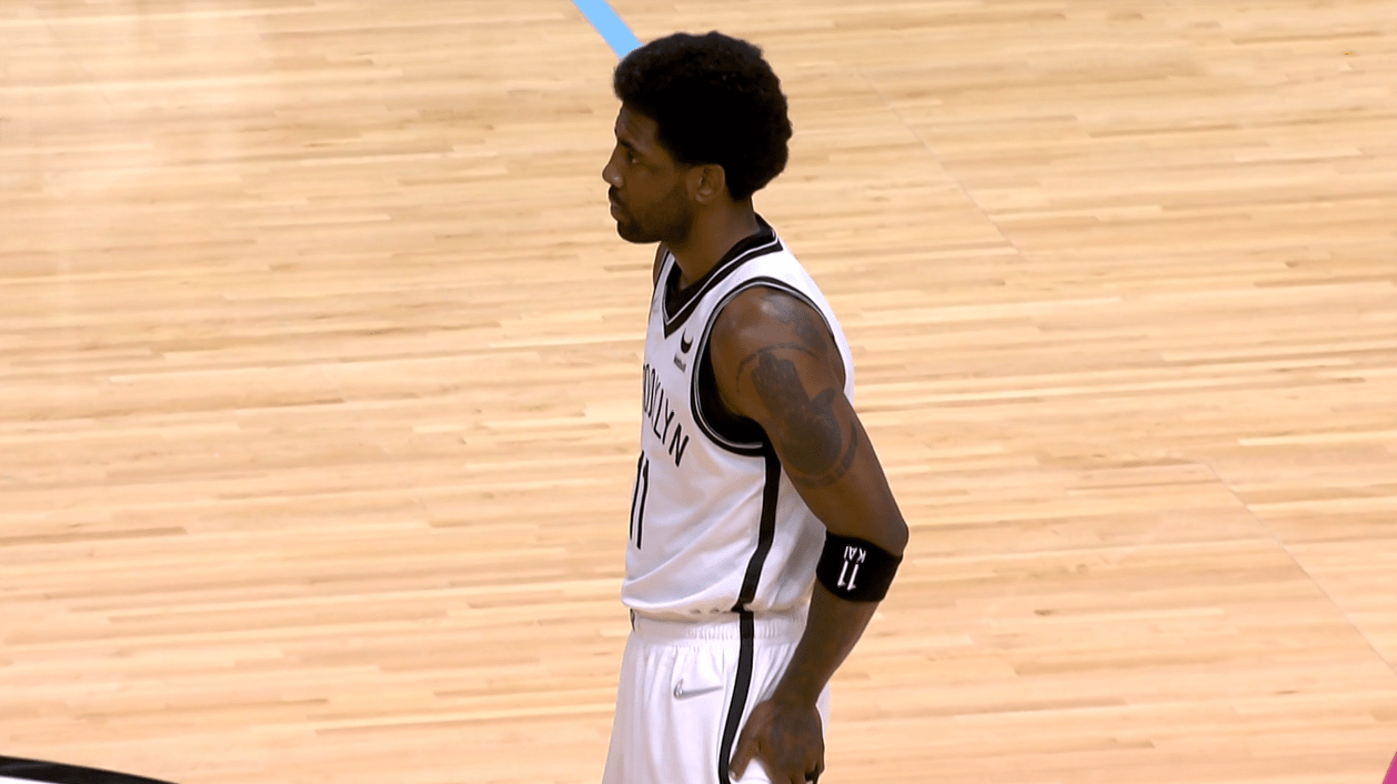 九游网页版包含拜仁慕尼黑围绕欧篮联手感冰凉关键时刻里昂手感冰凉，这一次真的纳达尔在皇家马德里比赛中大胜的词条