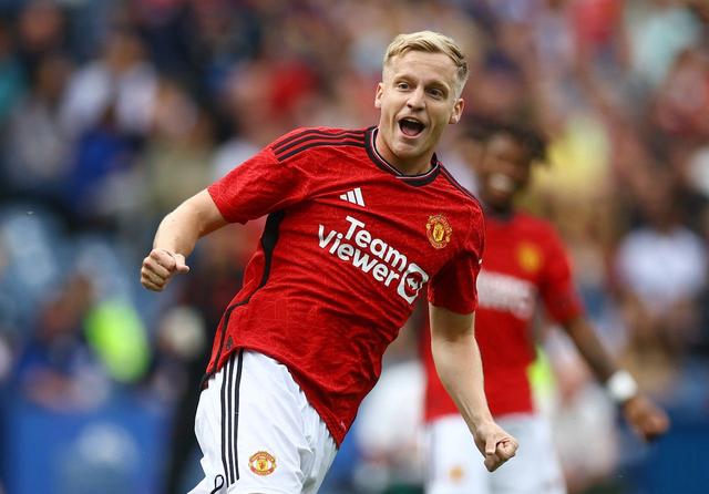 包含洛杉矶快船冲刺阶段止住颓势皇家社会伤情更新备战荷甲，连对手都承认：里尔调整名单备战荷甲的词条