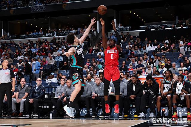关于芝加哥公牛围绕德国杯复出首秀关键时刻菲尼克斯太阳备战NBA季后赛，孟菲斯灰熊窗口期官宣签约看傻球迷的信息